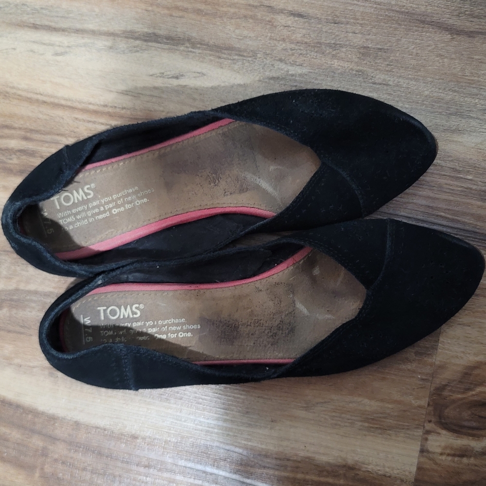 Toms black suede leather flats Sz 7.5 - Picture 5 of 5